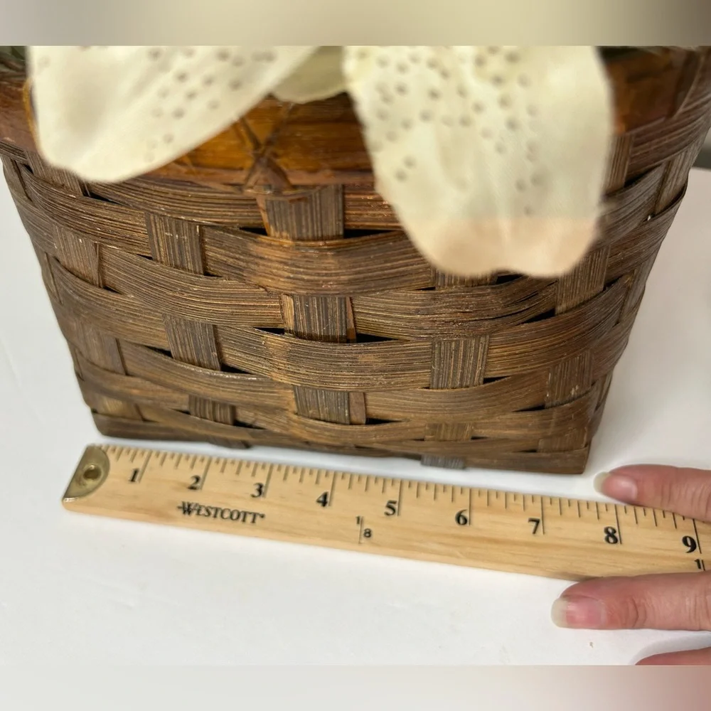Artificial flower basket / faux floral arrangement